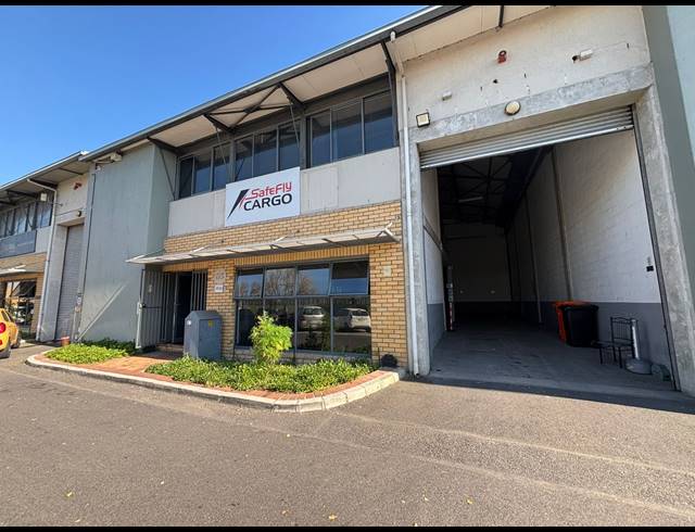 404M² WAREHOUSE TO LET IN AIRPORT INDUSTRIA
